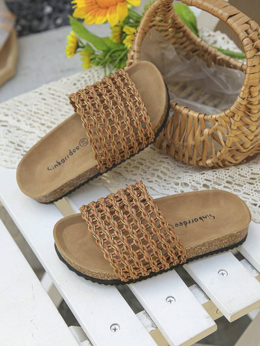 1 Pair Kids' Fashion Casual Handmade Woven PU Material Net-Stripe Insert Gold Decor Non-Slip Soft Wood Flat Open Toe Beach Slippers, Suitable For Summer - Brown - View 1