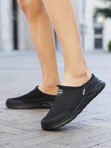 زوج من أحذية رياضية كاجوال قابلة للانزلاق مصنوعة من شبكة تنفس للرجال، خفيفة الوزن ومريحة (المقاس يميل للصغر، يرجى طلب مقاس أكبر بمقدار مقاس واحد) - الأسود - مشاهدة 6