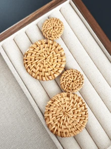 Boucles d'oreilles en rotin, boucles d'oreilles bohèmes légères à franges de forme géométrique, boucles d'oreilles pendantes en osier tressé pour femmes et cadeaux de mode de vacances