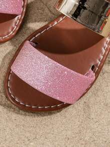 2026新款儿童凉鞋，波西米亚风，亮面皮革凉鞋，时尚水钻凉鞋，沙滩凉鞋，亮片鞋面凉鞋，亮片凉鞋