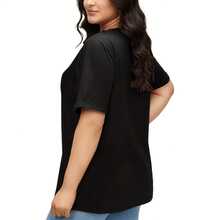 I Love Older Women Red Heart Older Women Sarcasm T-Shirt Women's Plus Size Graphic Tee - 黑色 - 查看 4