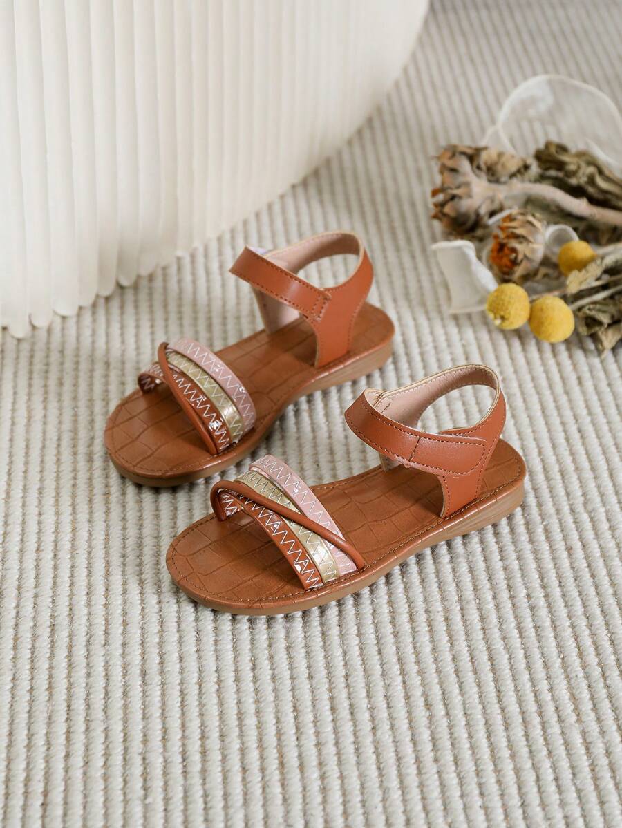 1 Pair Minimalist Style Girls Flat Outdoor Beach Sandals - Brown - View 1