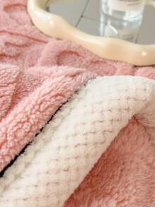 1pc Thickened Bohemian Heart Pattern Throw Blanket, Jacquard Woven Imitation Lambswool Soft & Warm Multipurpose Blanket For Living Room, Bedroom, Dorm, Furniture Decoration, Nap, Picnic,Fall Decor,Autumn Decor,Room Decor