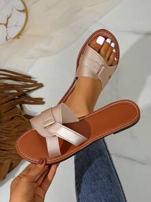 Sandalias de moda para mujeres 2025, diseño sencillo adecuado para viajes, vacaciones, playa, de fácil puesta