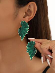 1 par de pendientes con hoja verde de Día de San Patricio, pendientes esmaltados con textura exagerada de moda vintage, adecuados para fiestas y uso diario de mujeres - Pendientes de hoja de arce - Ver 1
