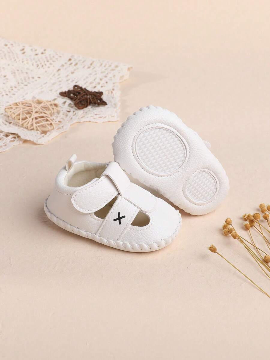1 Pair Kids Boys' Solid Color PU Hook And Loop Design Flat Hollow Breathable Indoor Infant/Toddler Sandals, Suitable For Summer - White - View 1