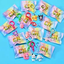 Sanrio Conjunto de 32 piezas de Caja Misteriosa - Muñecos y Encantos para Teléfono de Hello Kitty, Cinnamoroll y Amigos - Perfecto para Fiestas de Cumpleaños, Decoraciones Navideñas y Regalos Pequeños