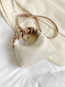 Nowa modna prosta uniwersalna plisowana tkana torebka PU z blokowaniem kolorów na ramię, jednokolorowa chmurka z wisiorkiem, swobodna, elegancka