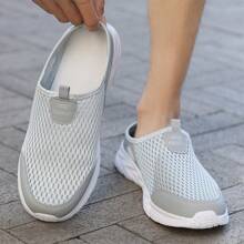 1 Pair Men's Breathable Mesh Slip-On Athletic Casual Travel Shoes, Lightweight And Comfortable (Size Runs Small, Order One Size Up) - Light Grey - View 3