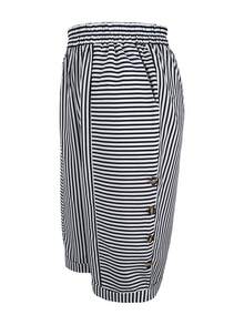 女士休闲条纹百慕大短裤（无定位印花） - 黑色 - 查看 3