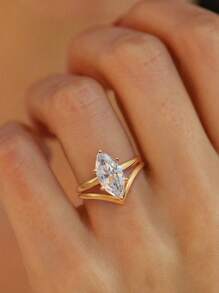 两枚六爪镶嵌单钻戒指套装，女士珠宝，925纯银闪亮承诺戒指，优雅珠宝，适合婚礼、舞会和其他场合。