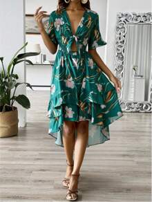 Vestido con estampado floral, detalle de nudo adelante y bajo asimétrico - Verde Oscuro - Ver 1