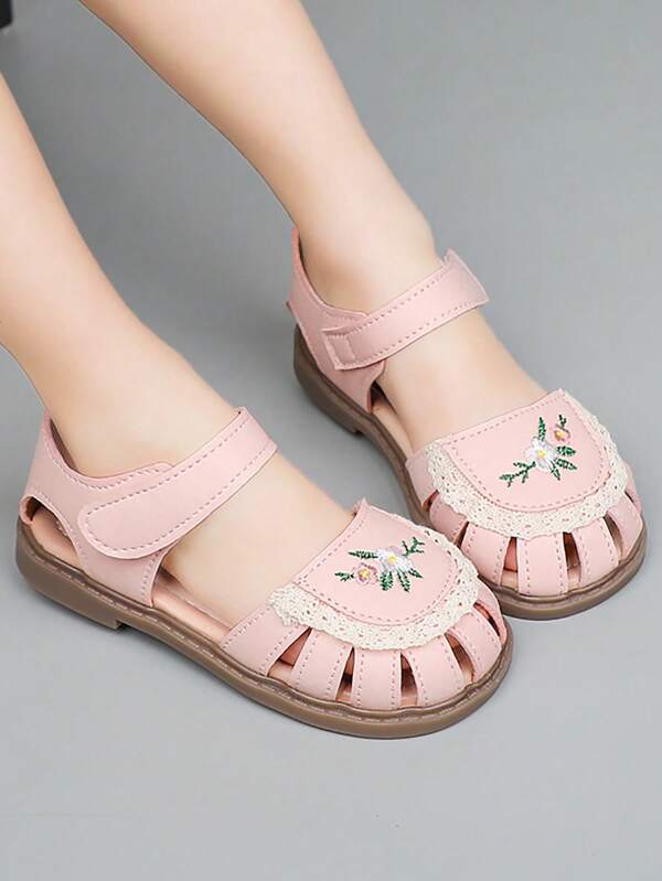 2025 Neue atmungsaktive Mesh Baby Mädchen Sandalen für den Sommer, bestickte Prinzessin Geschlossene Zehenschuhe