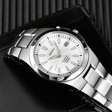 Seiko 男士石英錶SKA393J1-商務休閒風格，金屬錶帶，礦物玻璃，100m防水，日期顯示