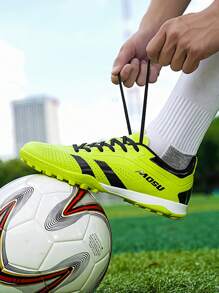 Un par de tacos de fútbol profesionales para niños - para terreno de césped artificial, transpirables y ligeros para entrenamiento y competición