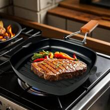 4 件套不粘、易清洁、耐磨铝制炊具套装（包括煎锅、炖锅等）。采用简约时尚的黑色和各种手柄设计，适合煎炸、烧烤、炖煮。这款多功能厨具套装非常适合日常烹饪和家庭聚会。 - 黑色 - 查看 3