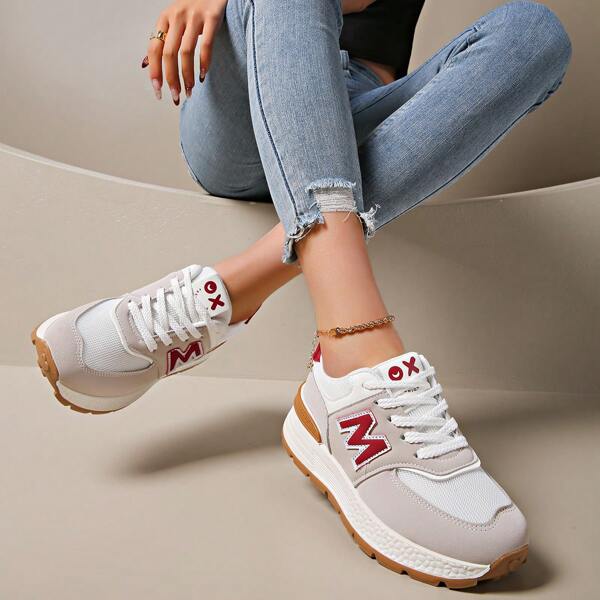 Nuevos tenis con suela gruesa para mujer, zapatillas de entrenamiento casual, zapatillas de tenis, zapatillas con diseño de moda y lindo estilo chunky, ligeras y adecuadas para correr