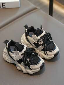 أحذية رياضية عصرية مضادة للانزلاق للأطفال بنين وبنات موديل 2025