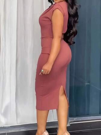 大码女式纯色立领短袖纽扣修身优雅连衣裙，圣诞节