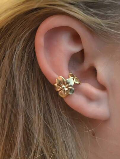 Uself 1 pieza / 1 par de elegantes y de moda clips de oreja de acero inoxidable con diseño de flor en forma de C, chapados en oro de 18K, resistentes al agua, de alta calidad, joyería para damas adecuada para uso diario, vacaciones, playa, etc.