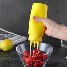 3pcs 3-Hole Extrusion Bottle, Ketchup Extrusion Plastic Condiment Extrusion Bottle, Sauce Ketchup Mustard Syrup Barbecue, Kitchen Crafts Extrusion Bottle