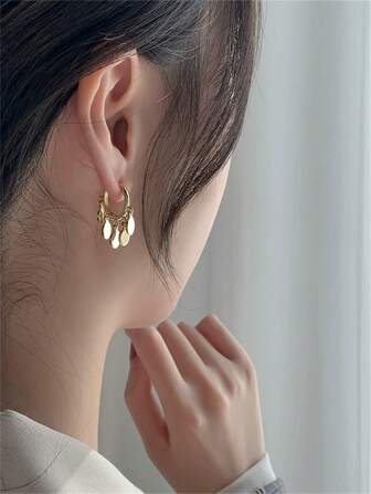 1 对小金属圆盘流苏耳环