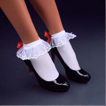 1 par de calcetines cortos sexy de mujer de 100 deniers de terciopelo con ribete de encaje y adorno de lazo, en negro y rojo