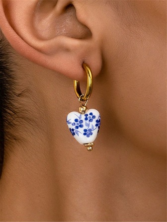 1 对复古新中国风青花瓷心形耳环，民族风仿青花陶瓷耳环适合女性日常佩戴