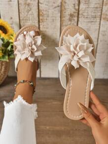 Women's New Fashionable, Elegant Casual Lightweight Soft Bottom Comfortable Beige Flower Slip-On Sandals. Non-Slip, Suitable For Summer Outdoor, Travel, Vacation, Wear As Outdoor Slippers. - Beige - View 1