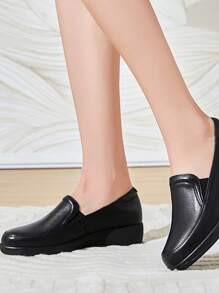 防滑厚底女式工作鞋，防水，软底，舒适，防油，适合厨师/办公室穿着 - 黑色 - 查看 3