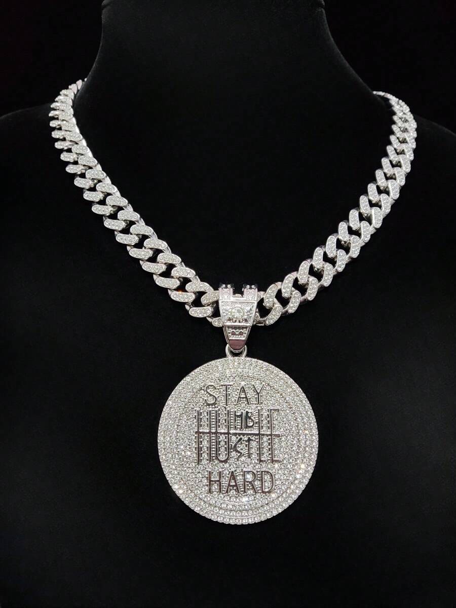 1 pieza Collar con colgante de letras Stay Humble HARD para hombre, estilo hip hop, joyería punk de moda, regalo - Plateado - Ver 1