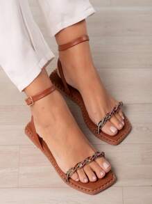 LUZY LOVE Casual Sparkle: Square Toe Rhinestone Flat Sandal - 駝色 - 查看 1