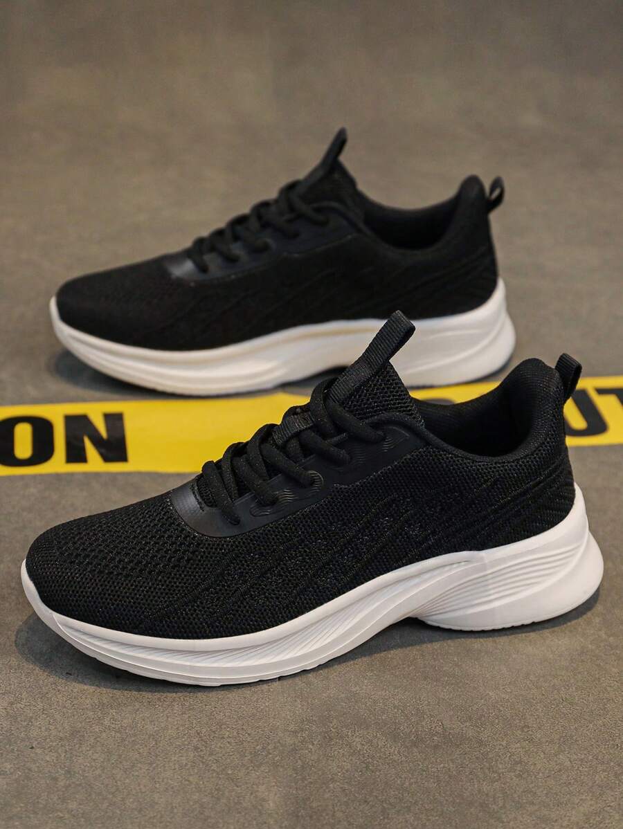 1 双女士休闲路跑鞋，轻便舒适，适合户外旅行散步，2025 年春夏新款轻便网眼透气旅行鞋，流行百搭跑步运动鞋 - 黑與白 - 查看 1