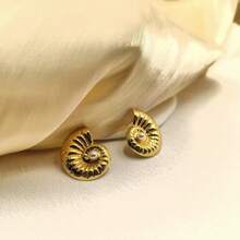 1 Pair Vintage Minimalist Gold Plated Stainless Steel Pearl Decor Conch Shape Stud Earrings, Suitable For Women Wearing On Beach Or Vacation, Pink