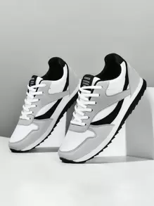 أحذية كاجوال معلم للمراهقين/الشباب ، موديل كلاسيكي رجعي من الكعب الرياضية ، أحذية خفيفة الوزن مريحة ومانعة للانزلاق للجري والتمارين الرياضية ، بألوان أبيض/أسود مناسبة للطلاب