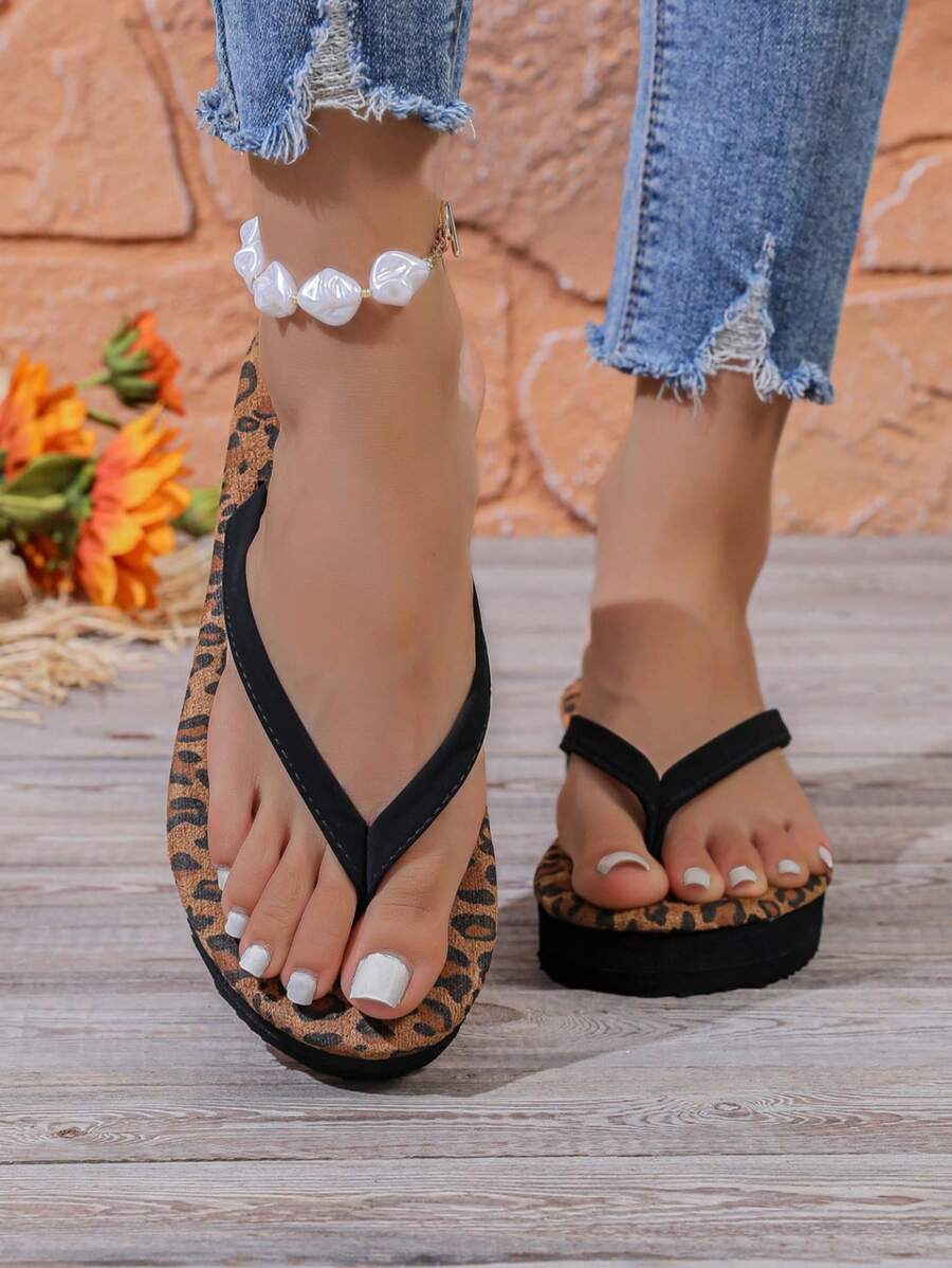 Fashionable Leopard Print Flip Flops For Women, Flat Thong Sandals For Summer Beach, Slip-Resistant, 2025 New Style