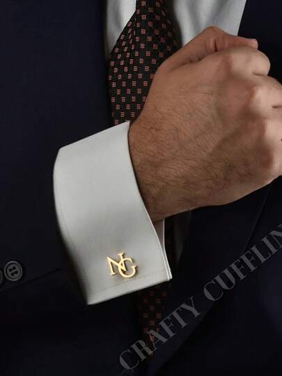 Anpassade graverade manschettknappar i rostfritt stål - Elegant dubbel initial design för kostymer och skjortor för män, perfekt presentidé