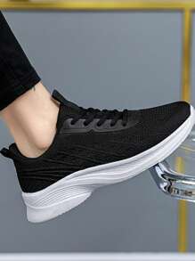 1 双女士休闲路跑鞋，轻便舒适，适合户外旅行散步，2025 年春夏新款轻便网眼透气旅行鞋，流行百搭跑步运动鞋 - 黑與白 - 查看 6