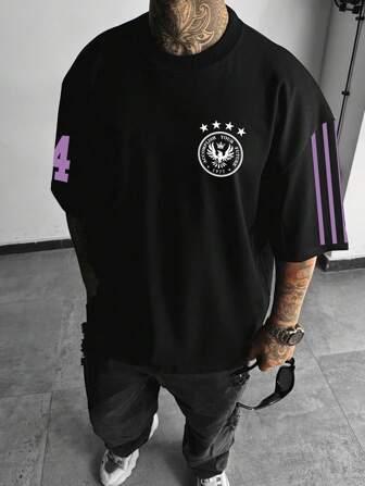 Camiseta gráfica deportiva de rayas negra de ajuste estándar para hombre, de verano