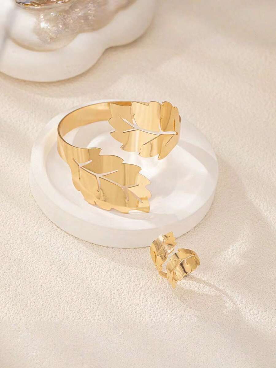 1 套时尚镂空金属叶手链和戒指套装，百搭设计，适合女性在圣帕特里克节假期佩戴