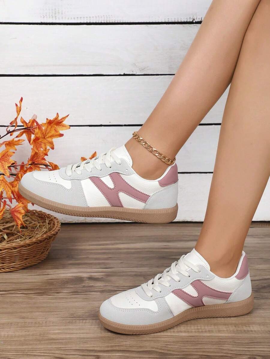 2025 Neue rutschfeste Lässig Outdoor Hiking Running Schuhe mit dicker Sohle im Retro-Stil für Damen, bequeme flache Slip-On Sneaker, Patch-Work Rund Zeh Schnürung Niedrige Spitze - weiß grau - Übersicht 1