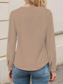 hoteel Women's Ruffled V-Neck Long Sleeve Shirt - 卡其色 - 查看 2