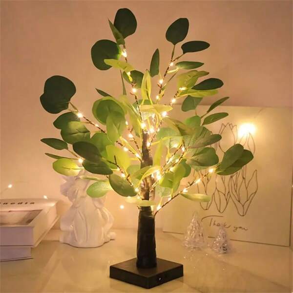 1 pezzo Lampada per albero di eucalipto a 50 LED, alimentata a batteria/USB, luce da tavolo artificiale verde, decorazione per interni/esterni, luci per albero di Natale, Capodanno, feste - materiale ABS, ≤36V (batteria non inclusa)