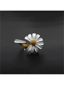 Fashionable Elegant Daisy Geometric Open Ring - White - View 5