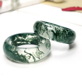 1pc Natural Crystal Ice Seed Floating Green Flower Water Grass Agate Ring, Ring Ring, Quartz Crystal Green Gemstone Ring, All Hand-Carved, High-End Fashion Tail Finger, Fortune, Luck, Fashion Couple Jewelry, Engagement Ring, Family Gifts, Christmas And Various Holiday Party Gift Rings, Crystal Gifts (Random Gift Box)