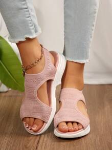 大码女式简约透气针织凉鞋，解锁轻盈夏日脚步，舒适与时尚相结合，轻松营造夏日氛围