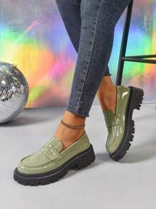 女士金属链条点缀英伦风厚底漆皮乐福鞋一脚蹬软底平底鞋时尚舒适绿色休闲鞋 - 綠色 - 查看 5