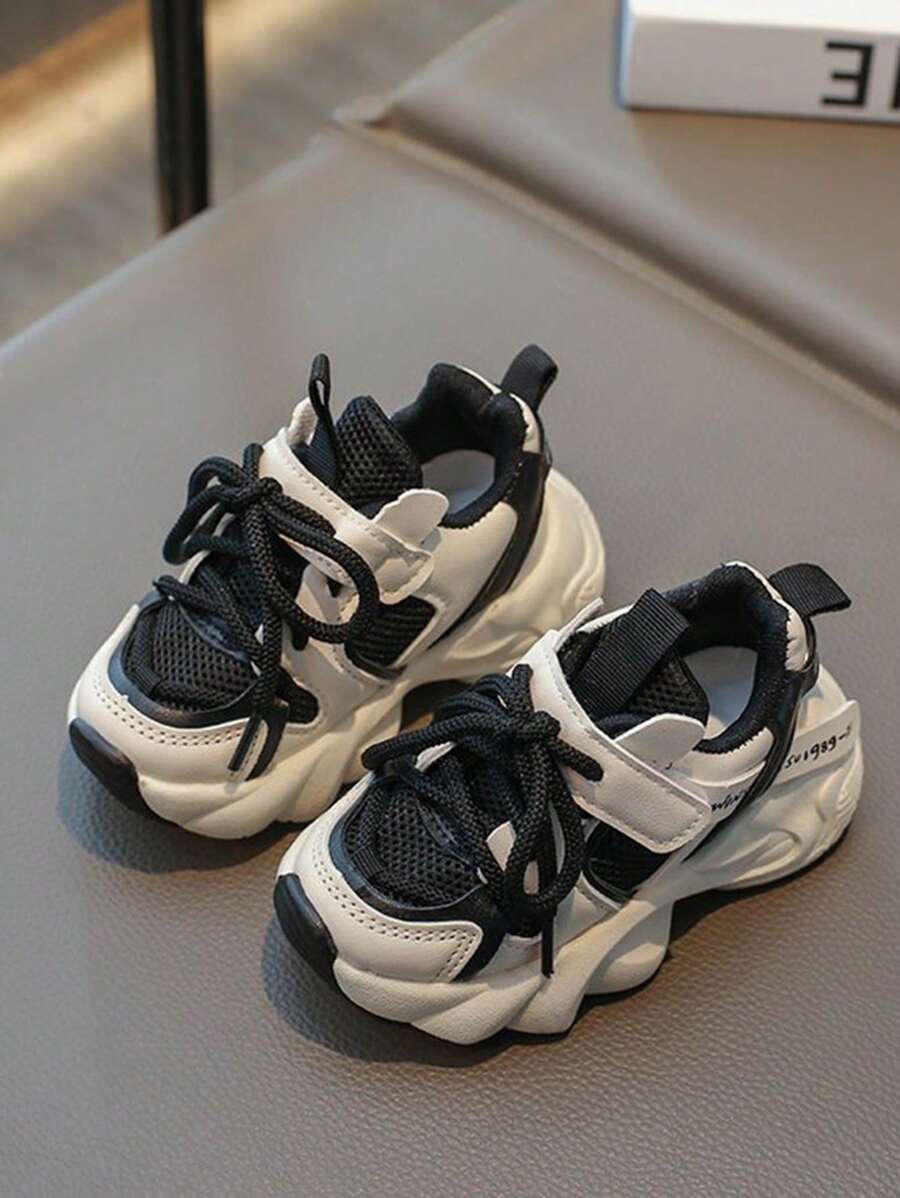 أحذية رياضية عصرية مضادة للانزلاق للأطفال بنين وبنات موديل 2025