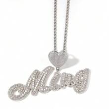 Pendentif personnalisé à deux tons avec lettres bulles en script et bélière en forme de cœur micro pavée de cubic zirconia cubiques. Chaîne corde de 3 mm. Bijoux hip-hop, argent, élégant, coloré, vintage, simple, unisexe, décontracté, mignon, personnalisé, unique. Cadeau idéal pour lui, pour elle, petit(e) ami(e), père, mère, famille, amis, pour anniversaires, remise de diplômes, soirées, fête des mères