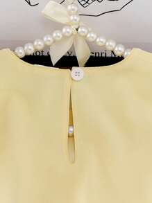 2 件套女婴可爱纯色蝴蝶结装饰背心和荷叶边短裤套装，夏季